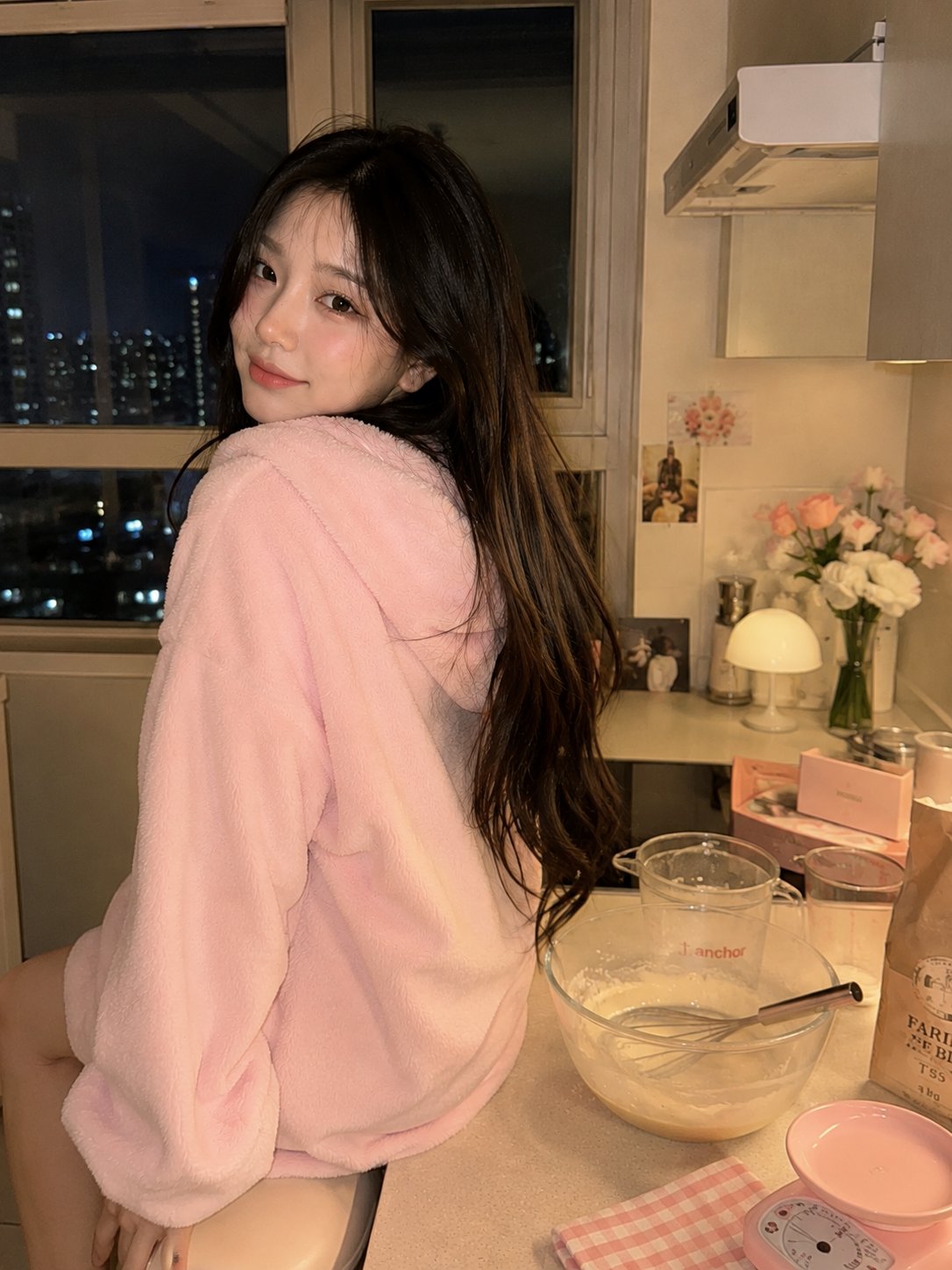 韩国深夜厨房甜美烘焙少女人像