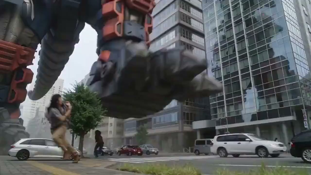 钢铁巨兽突袭现代都市