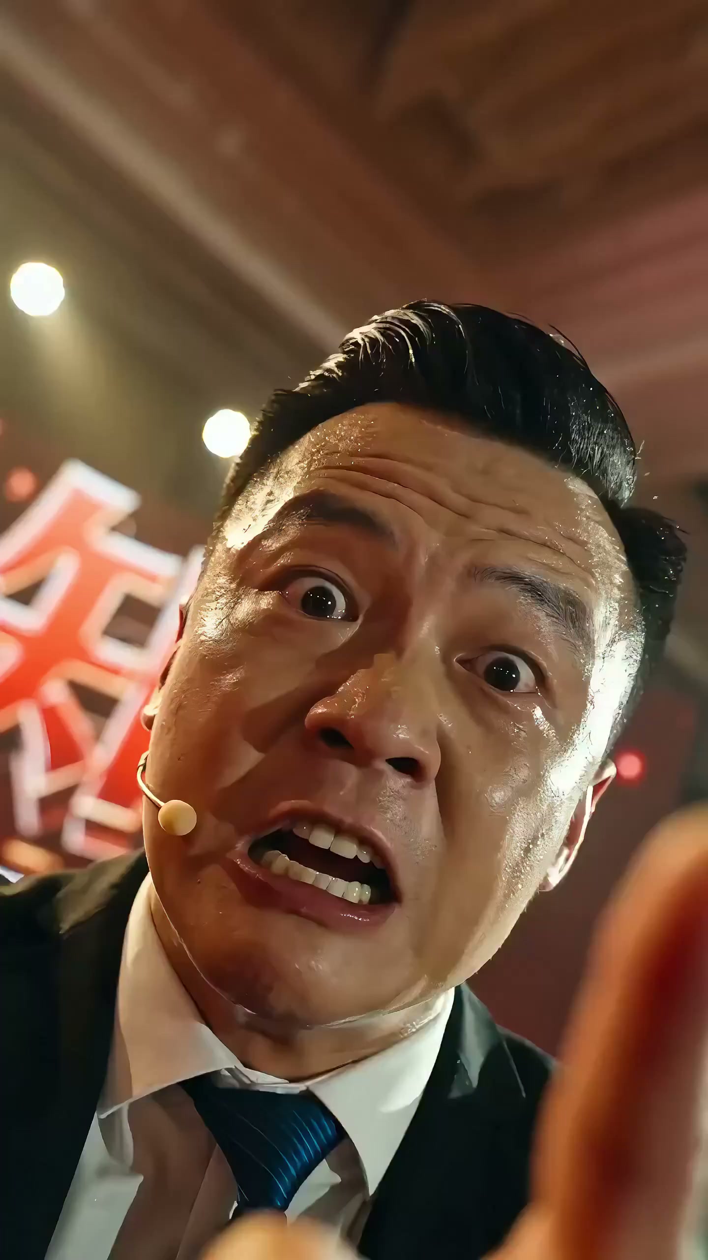 疯狂的成功学大师演说现场